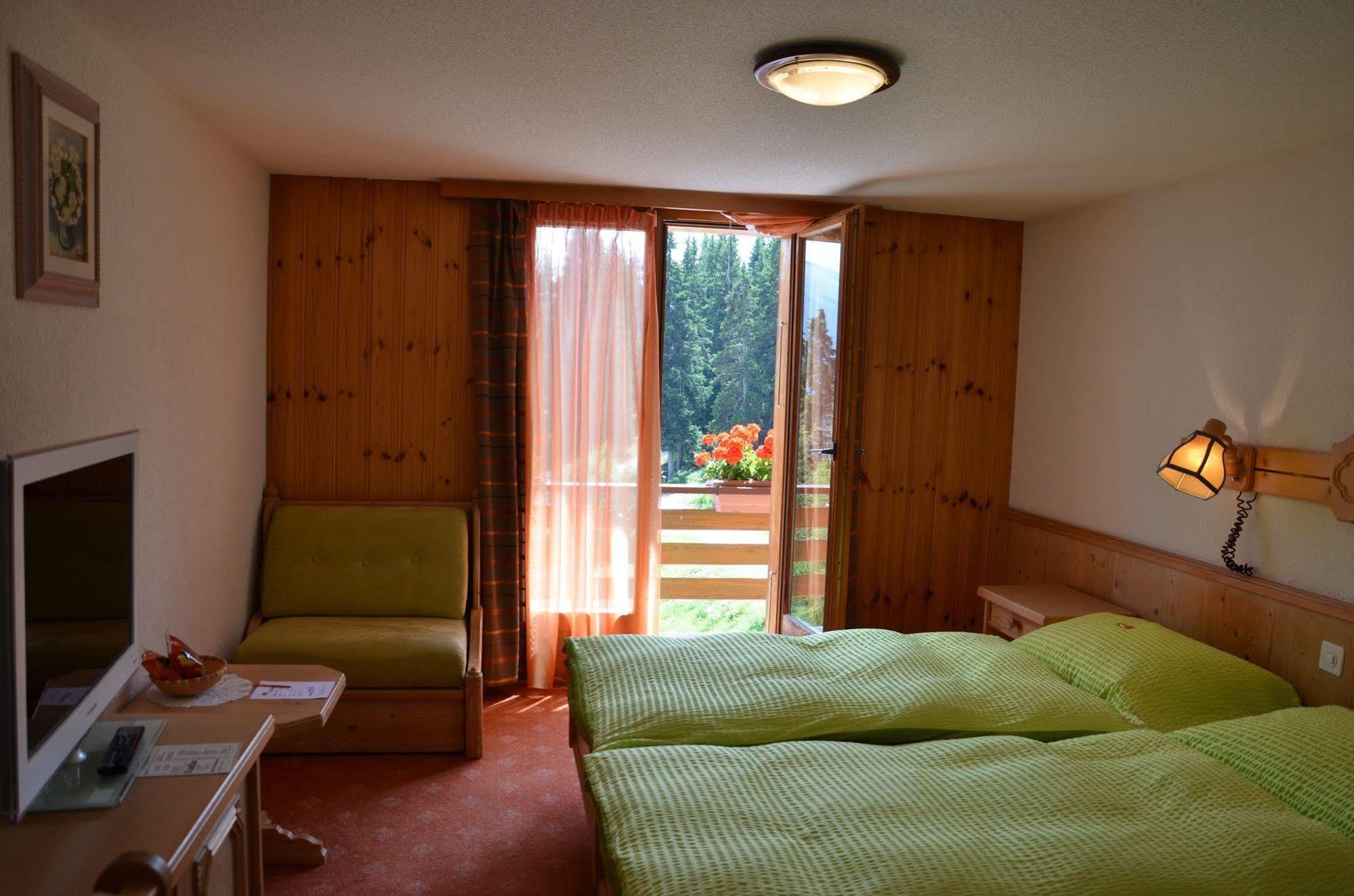 Hotel La Cambuse Les Collons Exterior photo
